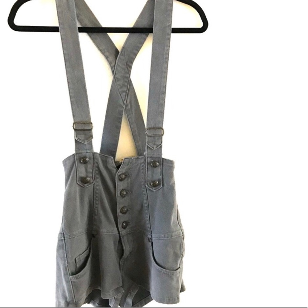 Era of chaos shorts overalls, size small
